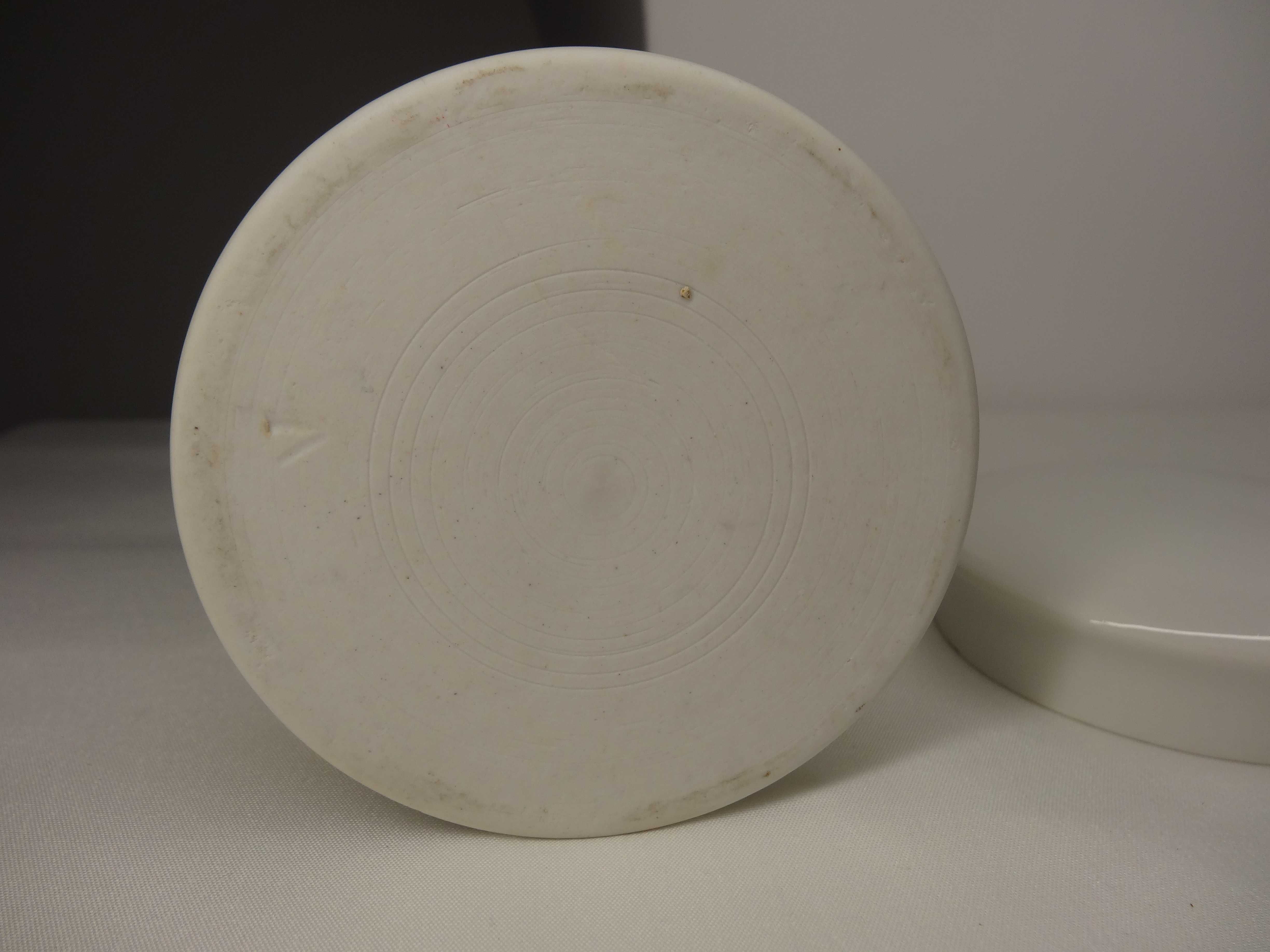 Porcelanowy pojemnik apteczny