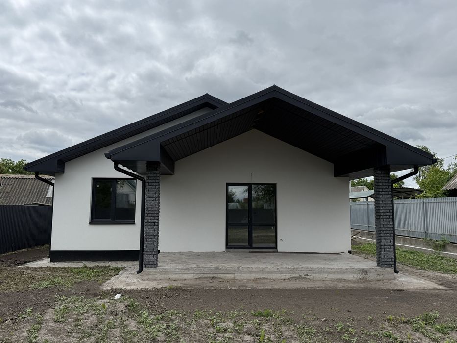 Продаж будинку з газовим опаленням ( 7,5 соток землі)