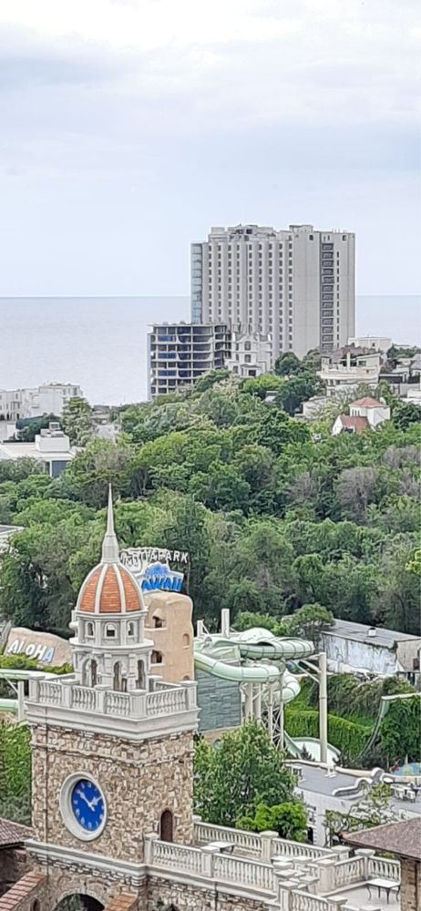 Свои  2-х  Квартиры в Аркадии, паркинг , генератор , балкон , вид моря