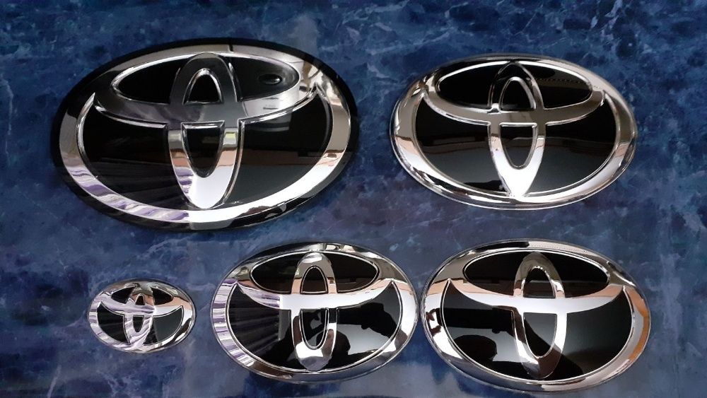 Эмблема значок на решётку Toyota RAV4,Тойота Camry 50,55,70, Хайлендер
