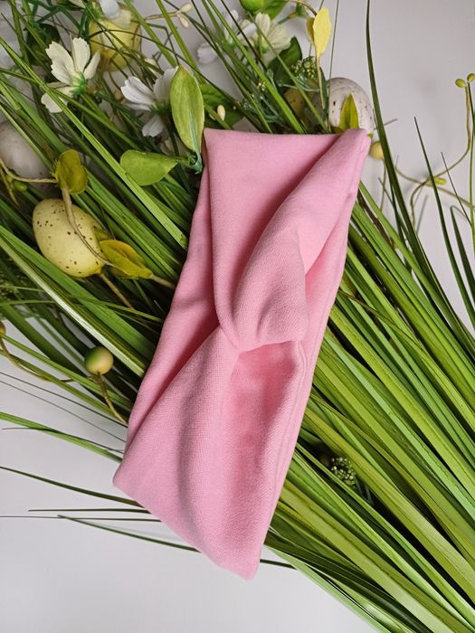 Pudrowa różowa opaska na uszy