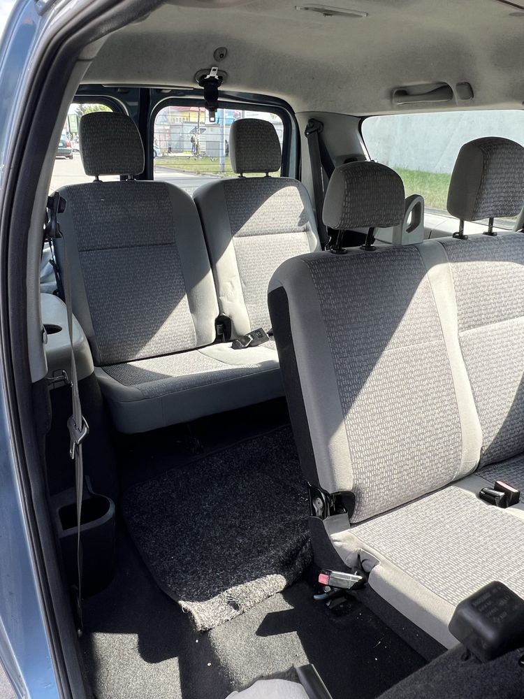 Sprzedam Dacia Logan MCV 2008 r. 1.6 v16 benzyna/gaz. 7 - osobowy.