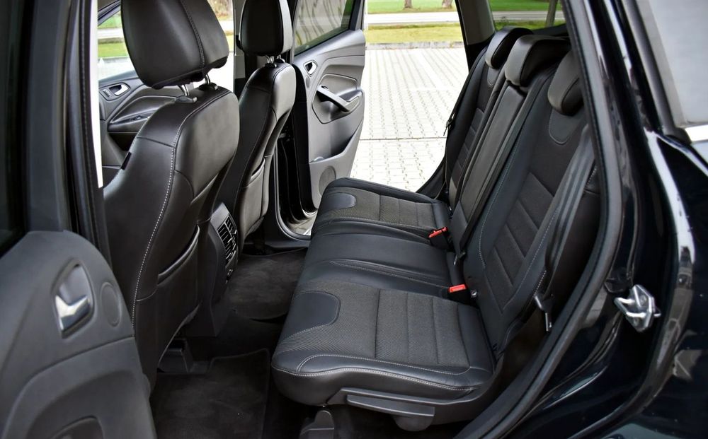 Ford Kuga 2013 року