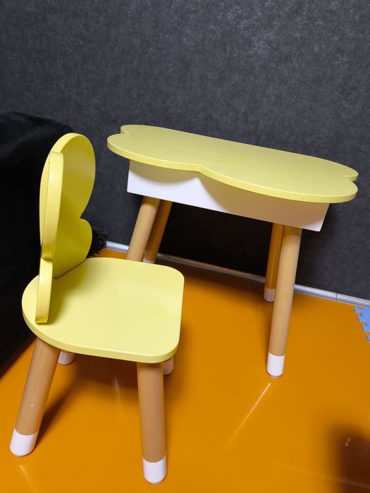 Столик дитячий Хмаринка з пеналом і стільчиком
