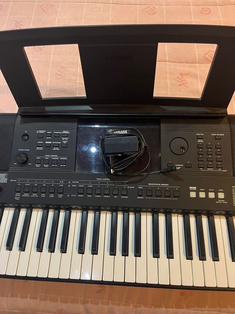 Teclado yamaha PSR-E453