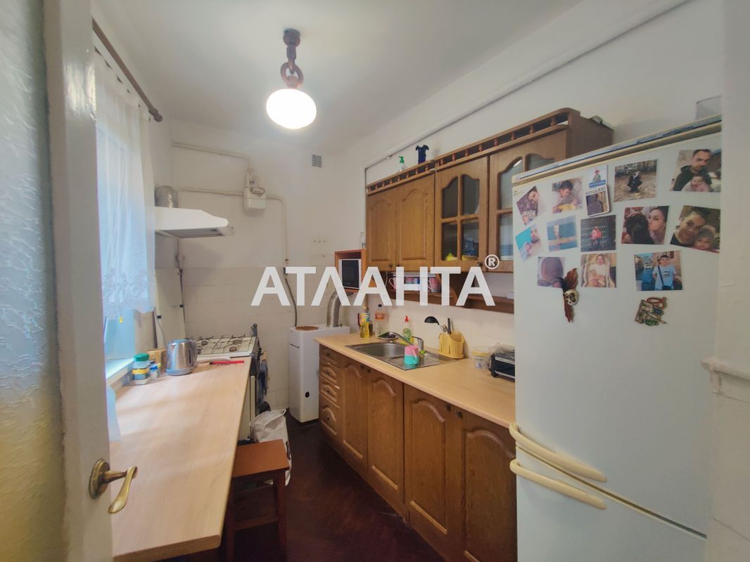 Продаж трьохкімнатної квартири по вулиці Замарстинівська