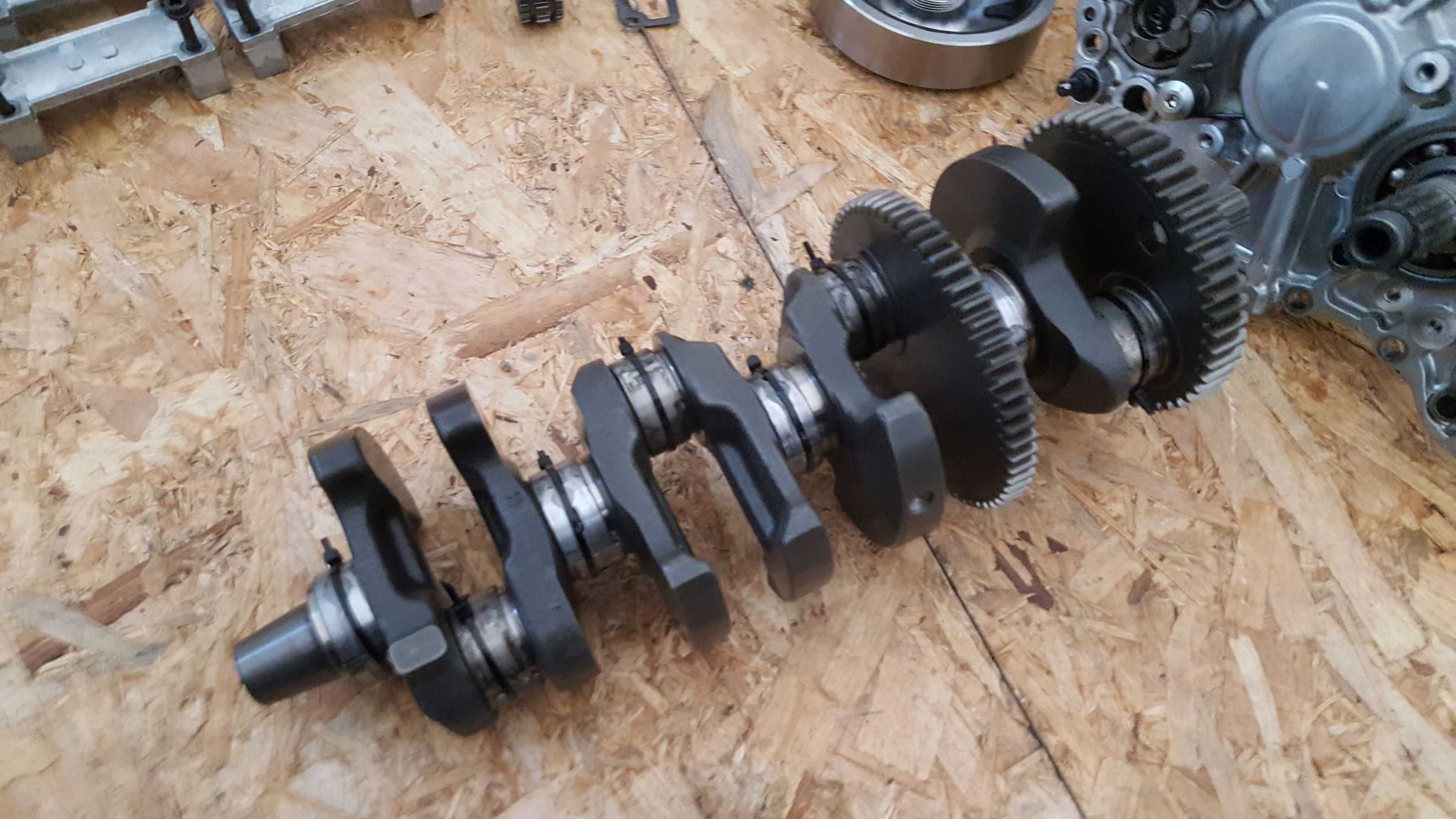 Silnik Kawasaki h2 turbo tryb skrzynia magneto stator dekiel pompa