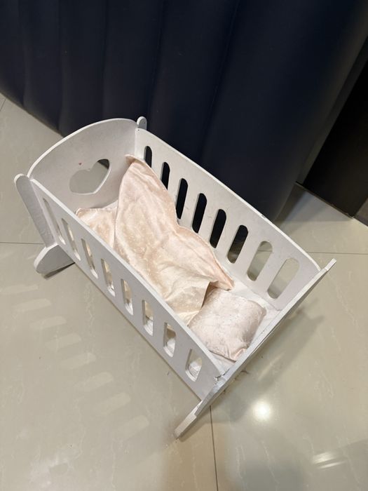Віддам безкоштовно лялькове ліжечко