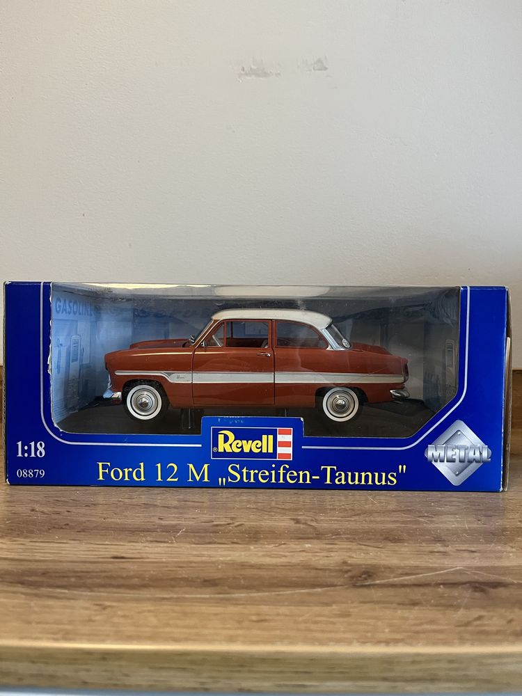 Revell Ford 12 M Streifen Taunus - model kolekcjonerski 1:18