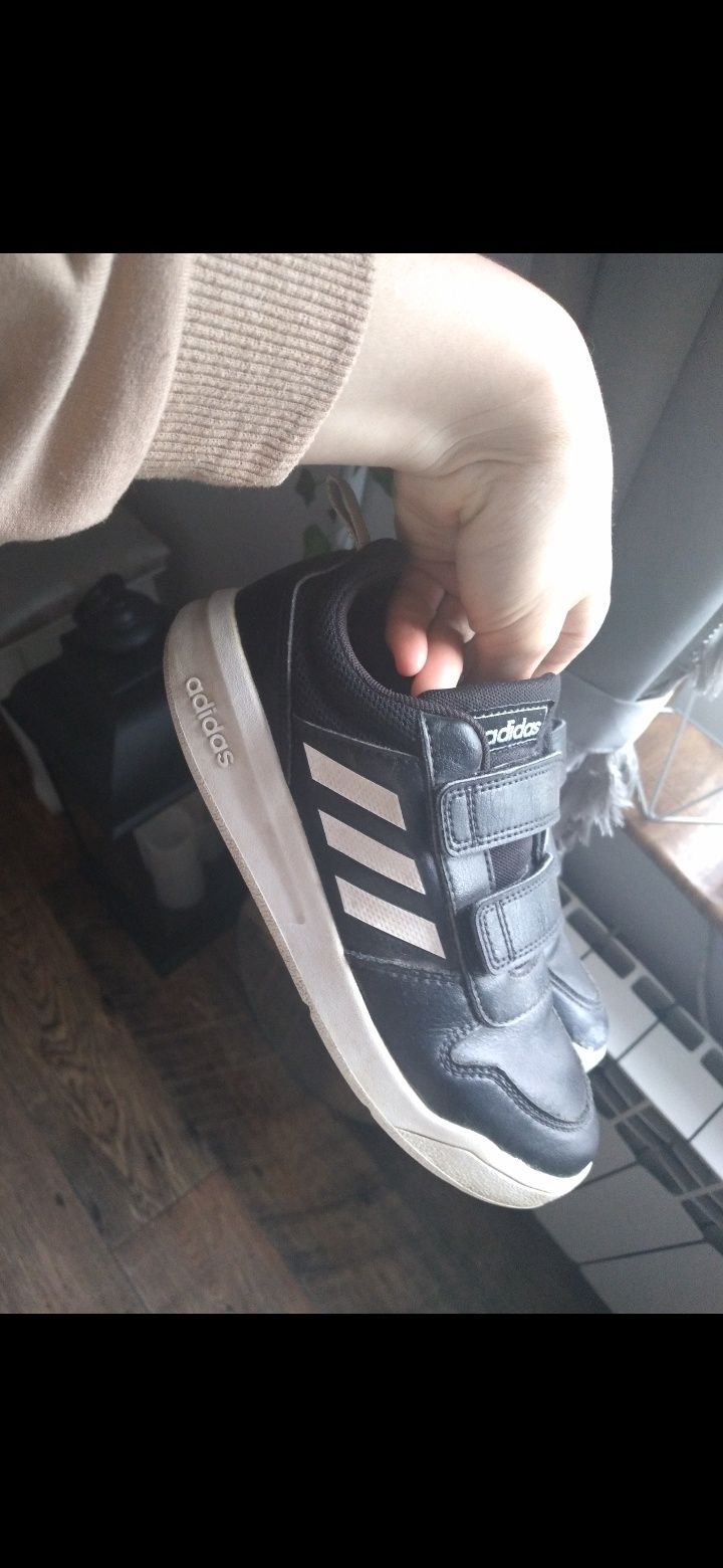 Czarne buty adidas chłopięce rozmiar 31