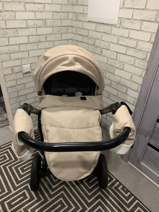 Продам коляску  2 в 1