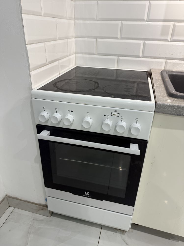 електрична духовка / плита Electrolux