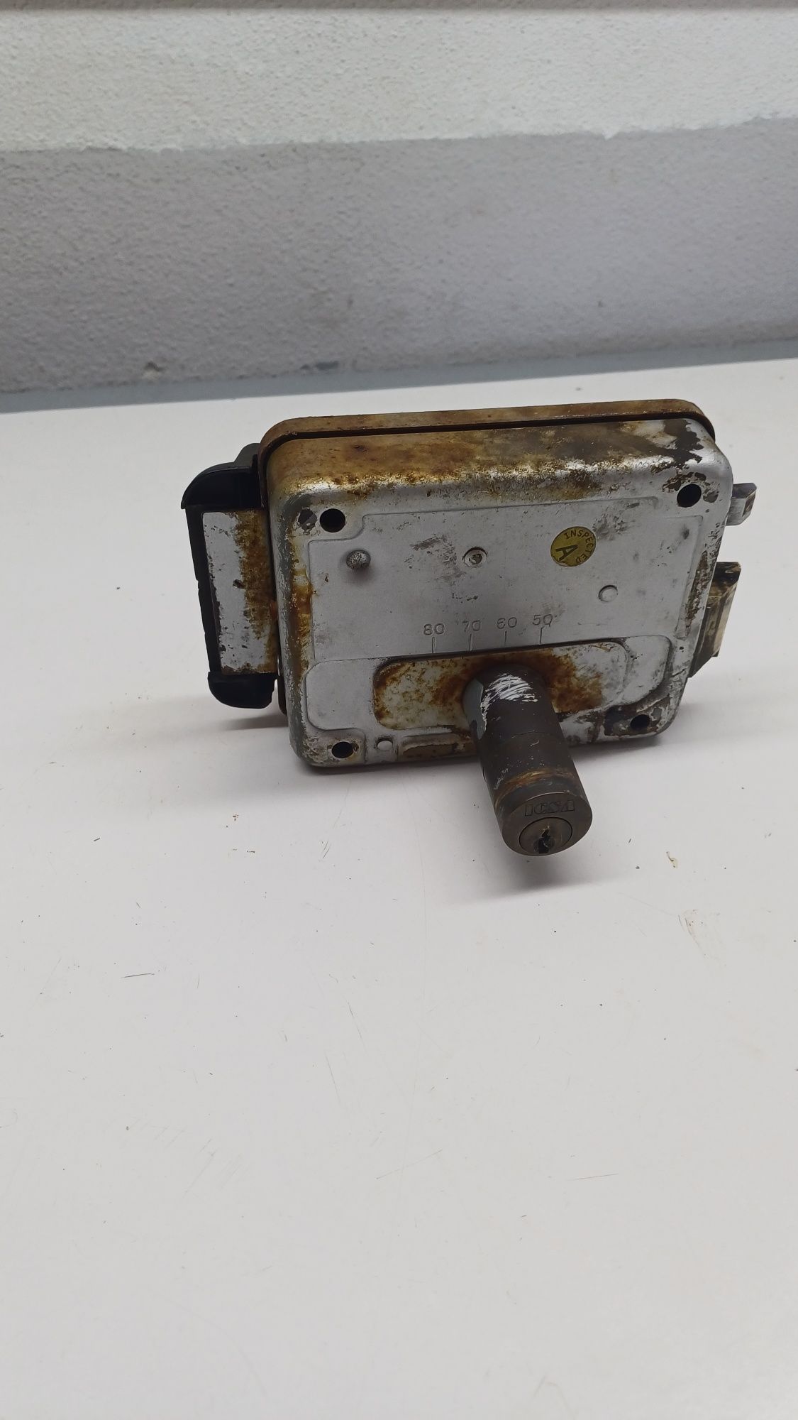 Electrofechadura esquerda ICSA
