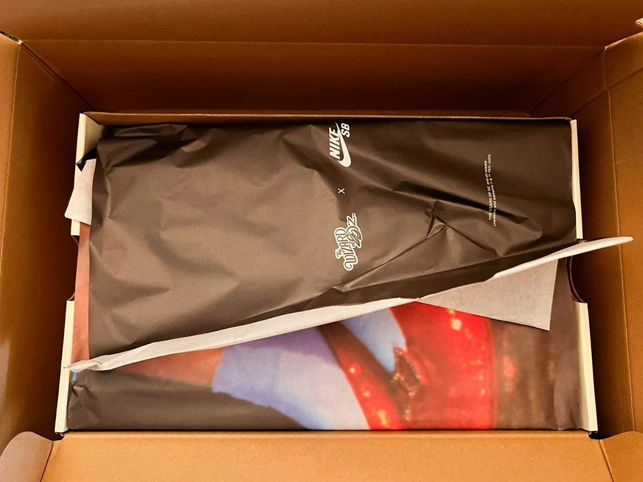 Nike SB Dunk Low The Wizard of Oz Poppy Field