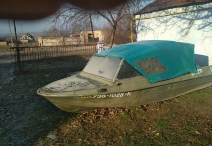 Продам лодку Крим,крим