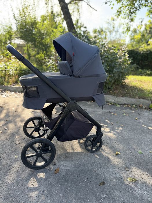 Продаю дитячий візок , як новий Carello Omega plus 2024