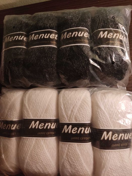 Włóczka biała i czarna,poliakryl/żywa wełna owcza