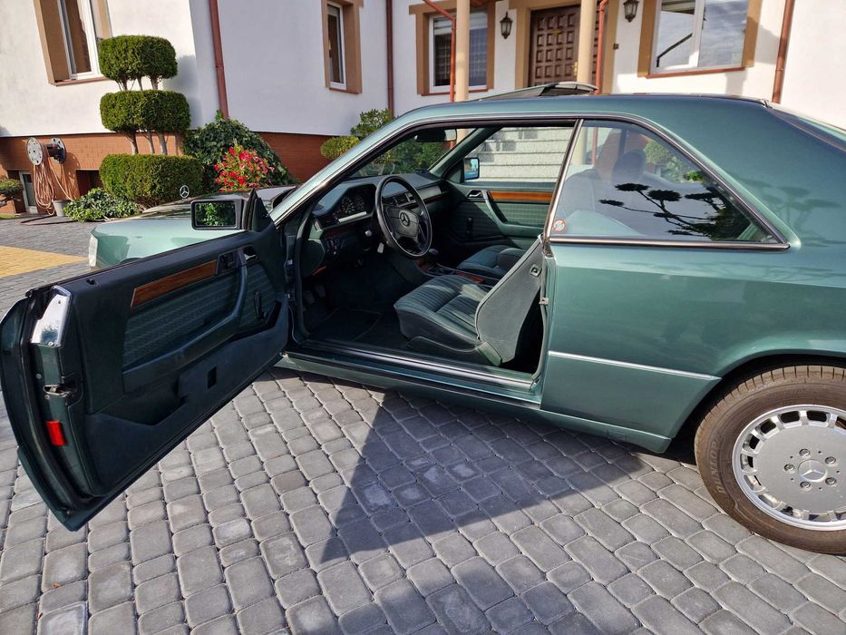 Piękny Mercedes W124 300CE