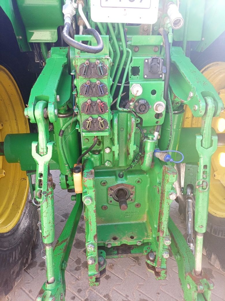 John Deere 7920.