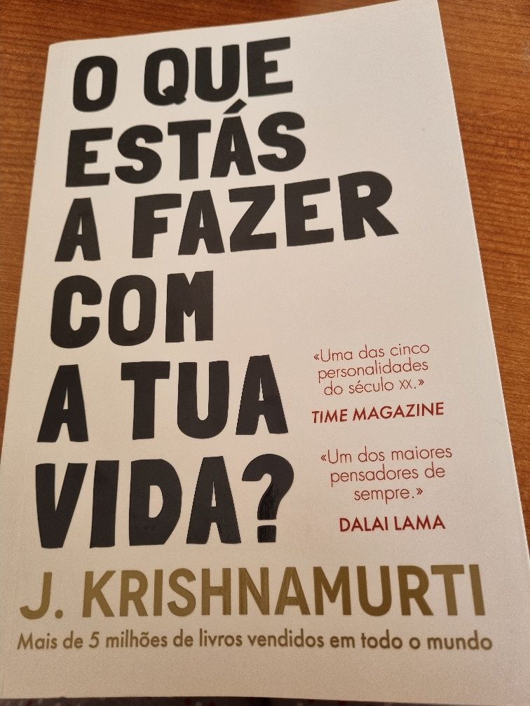 Livro "O que estás a fazer com a tua vida"