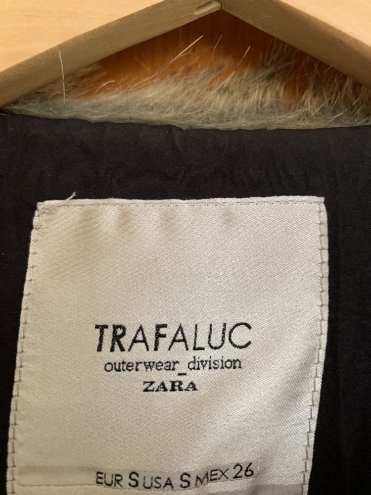 Colete de pelo Zara/Camisola com brilhantes Zara