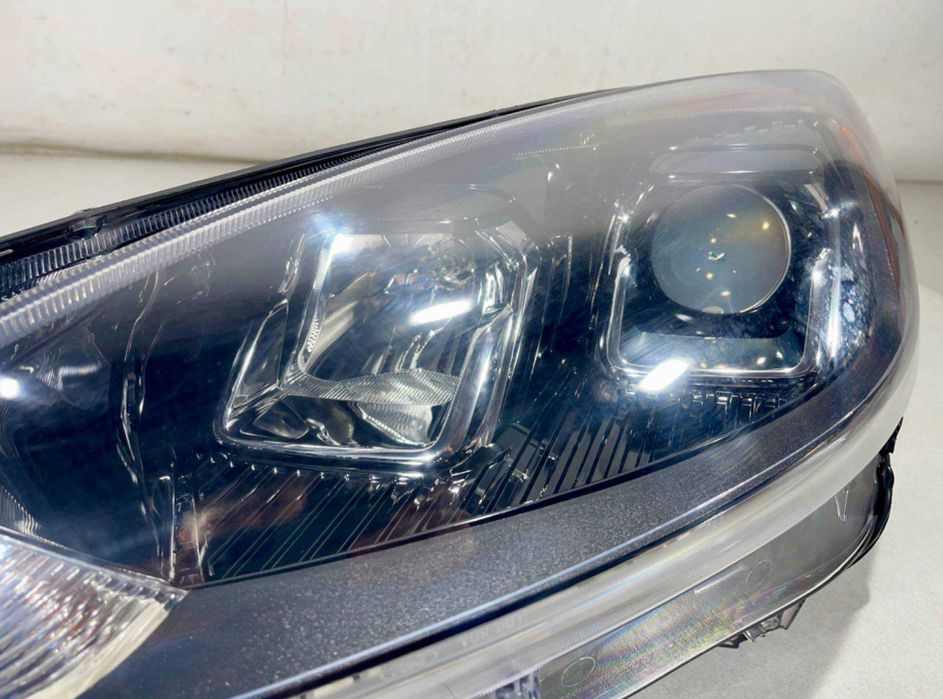 Фара передня ліва Ford Escape 2020 - 2022