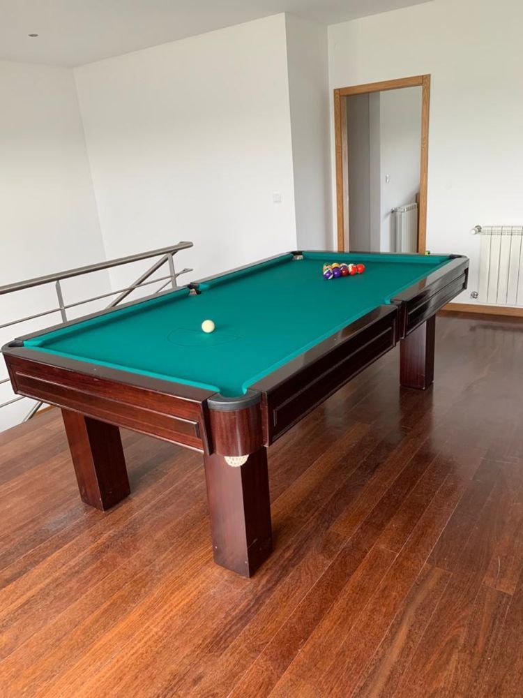 Mesa de Snooker com todos os acessórios