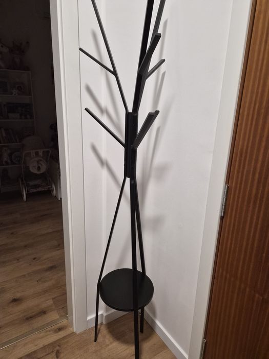 Bengaleiro novo em madeira