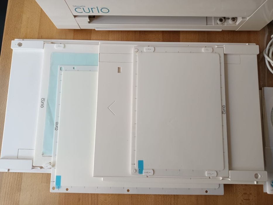 Silhouette Curio