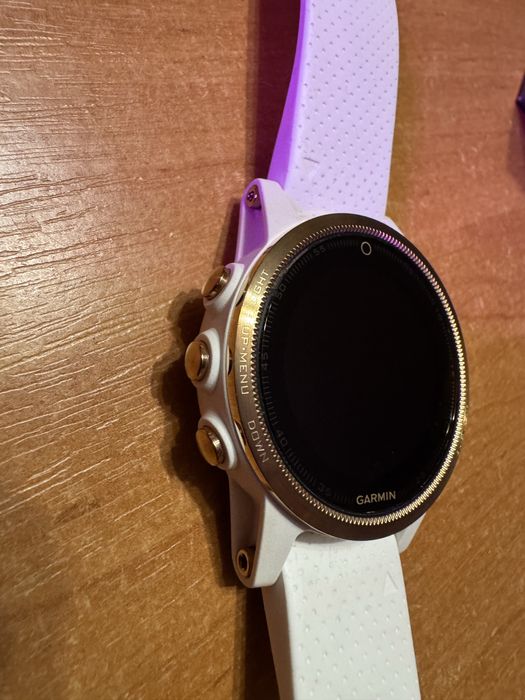 Смартчасы Garmin fenix 5s sapphire 42 mm white