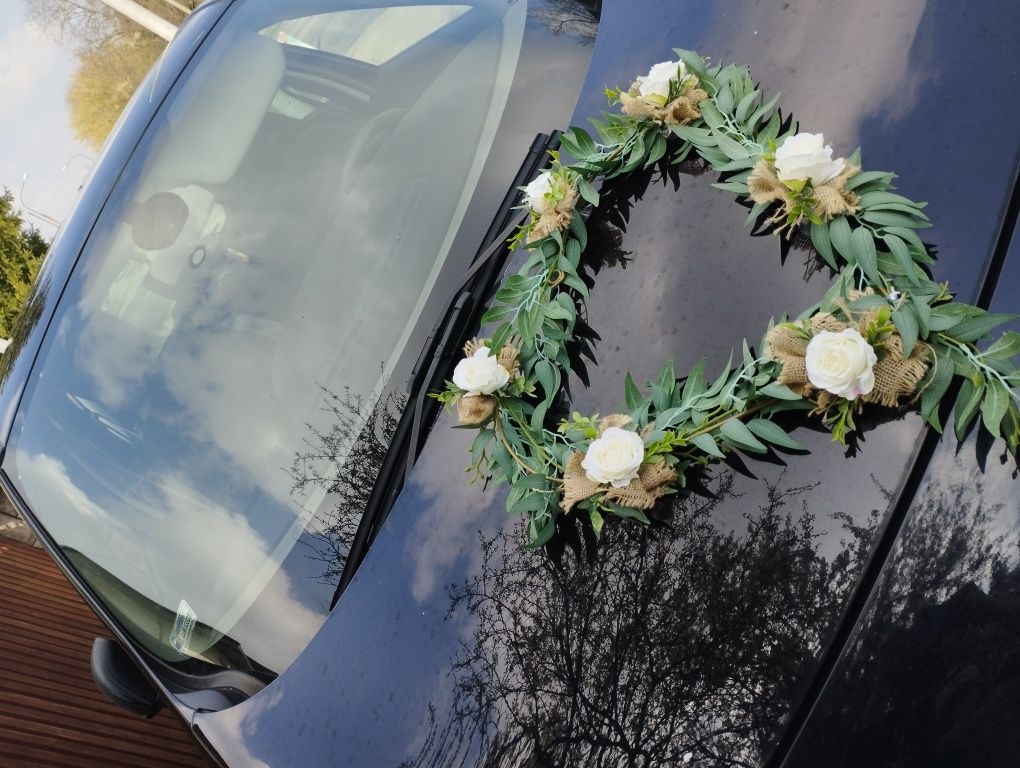 Dekoracja na auto ślubne rustyklanym serce ślub na auto o