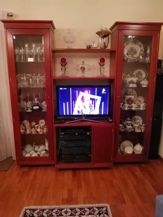 Móvel TV e cristaleira