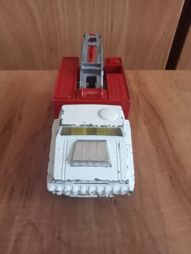 matchbox k-14,k-110 pojazd ratowniczy .