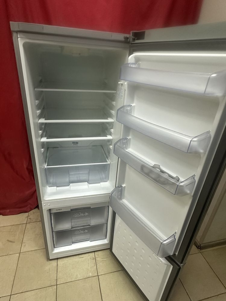 Холодильник Beko SCU 825020