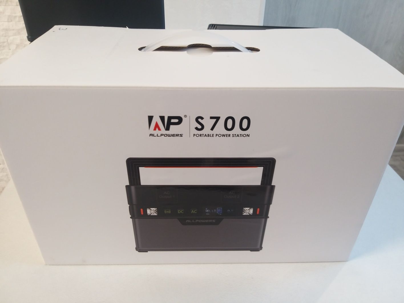 Продам портативную станцию Allpowers 700 (606 Вт)