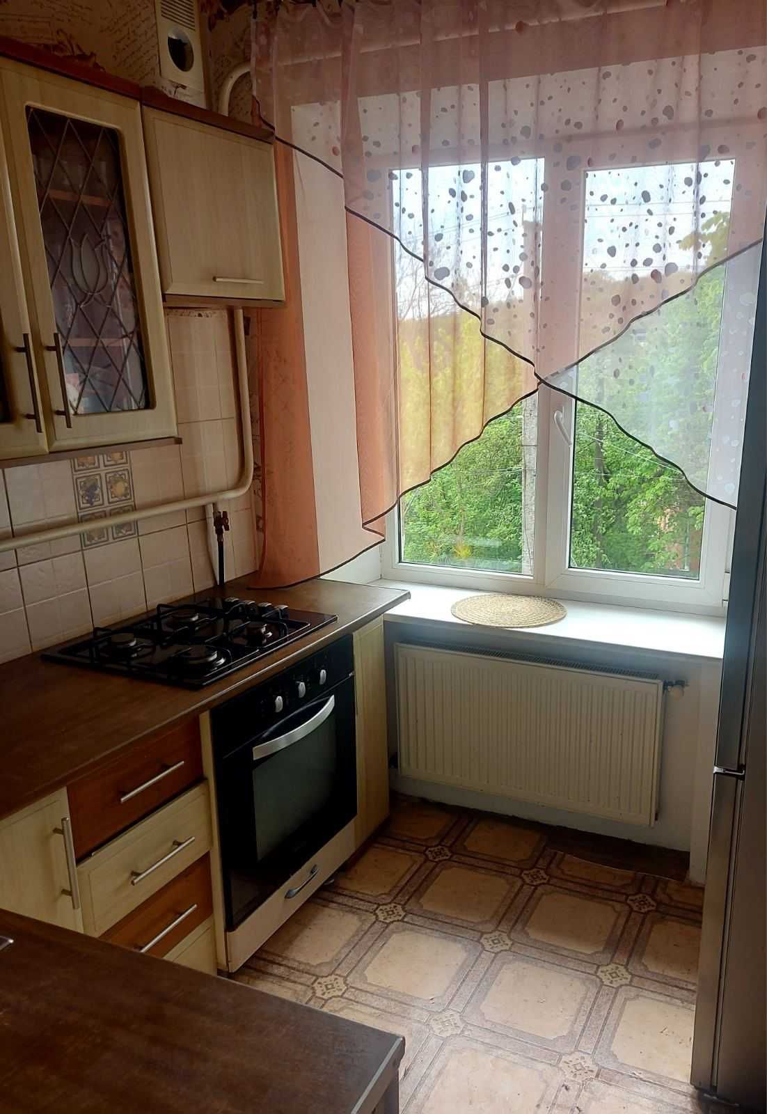 Продам об'єднані 2 квартири (70м²), 2 балкони + гараж