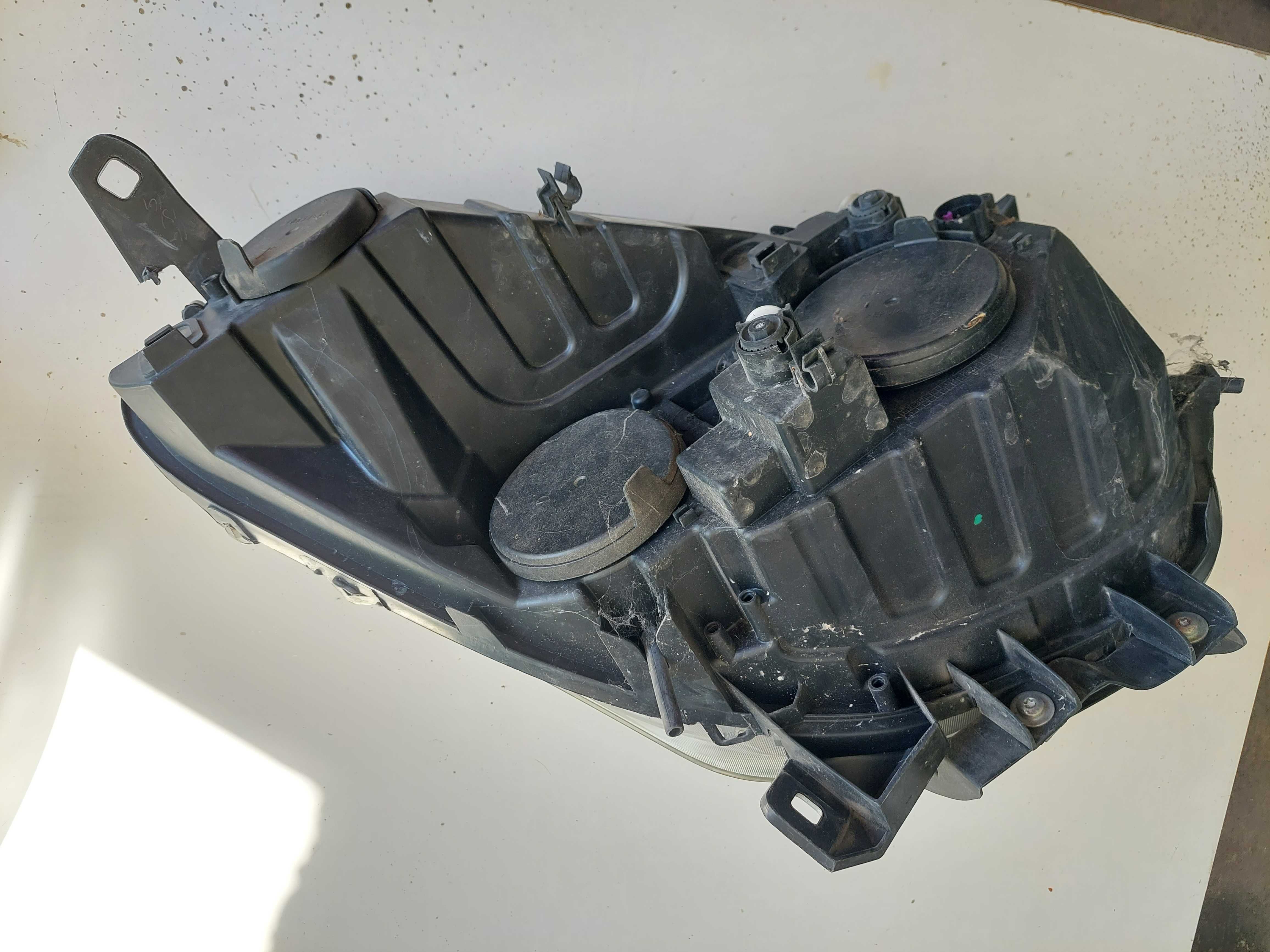 farol esq fiat doblo
