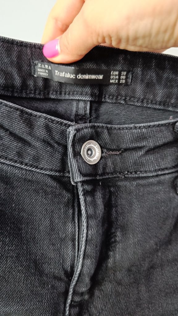 Czarne jeansy z dziurami Zara 38