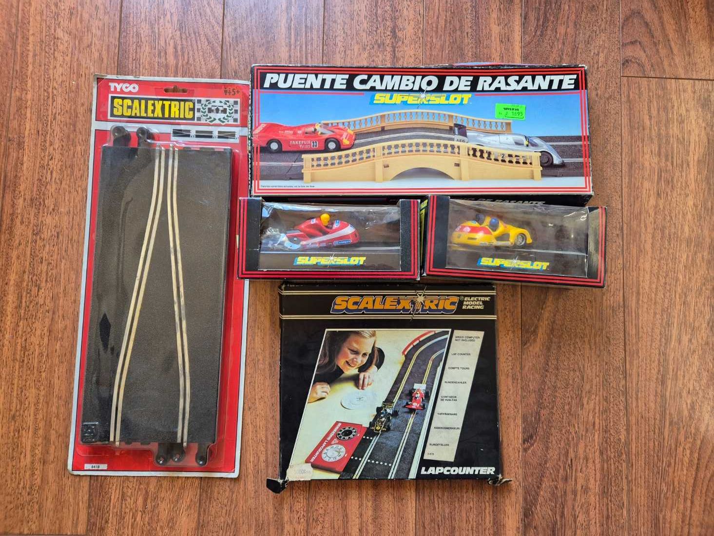 Conjunto vintage Scalextric e superslot