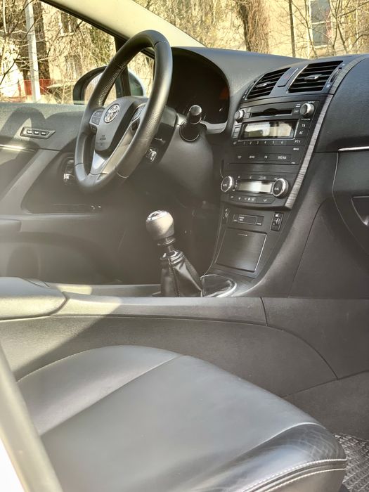 Продам Toyota Avensis T27, дизель 2.2 D4D