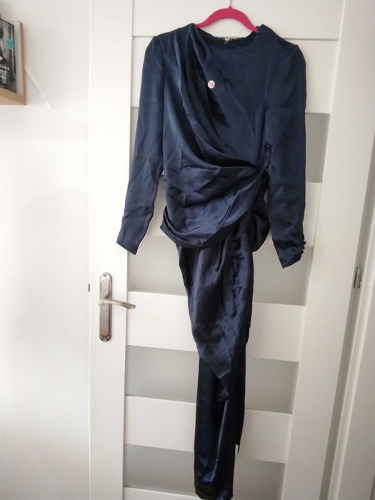 Sukienka wieczorowa maxi drapowana