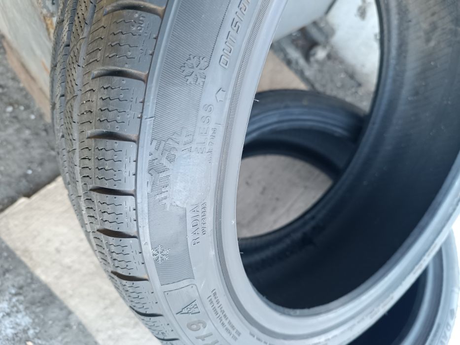 225/45 R19 Davanti