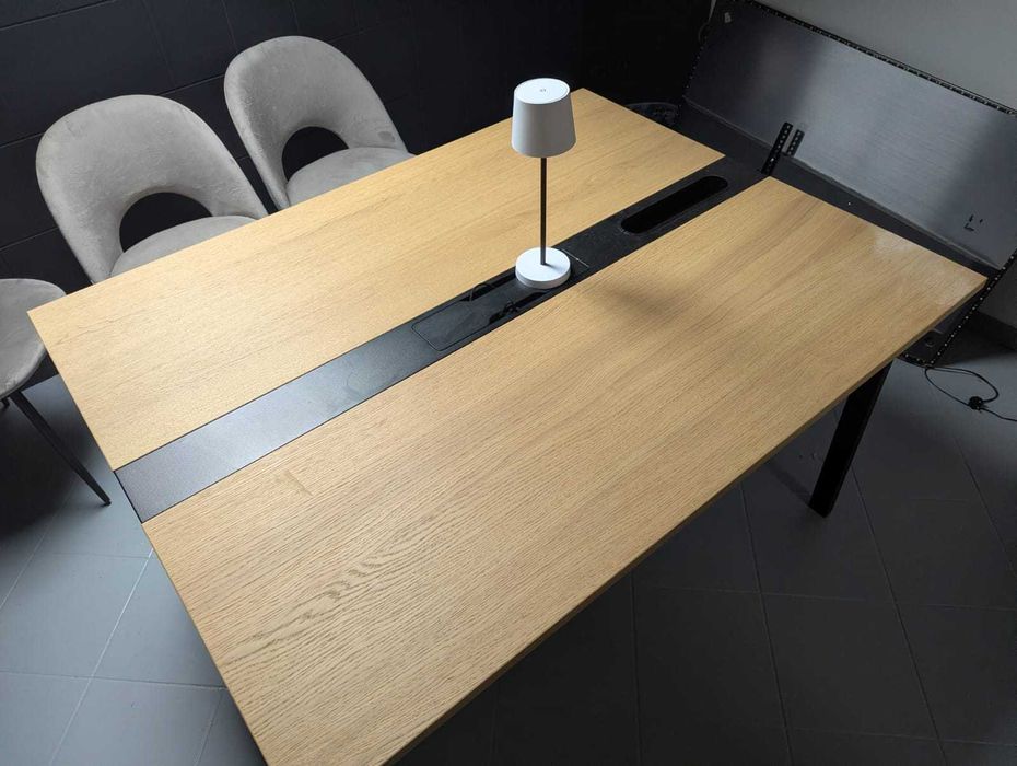 Stół - konferencyjny,  4-6 osób IKEA MITTZON 140x108 z mediaportem