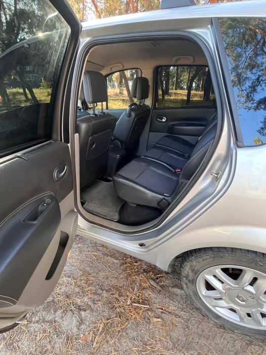 Надійне авто Renault Scenic