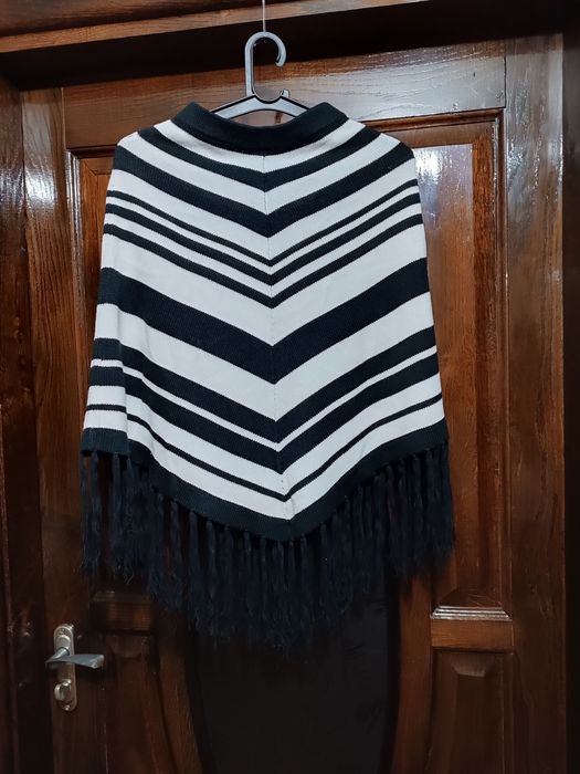 Пончо, тепла накидка,пальто.