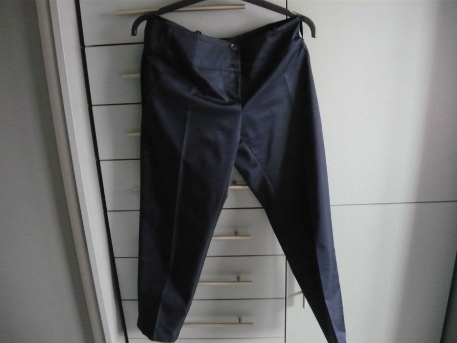 granatowy garnitur 44