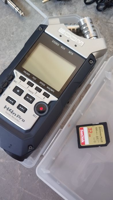 Продам zoom h4n pro +доп комплект
