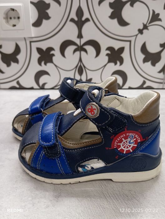 Босоніжки 22 розмір на ніжку 14 см