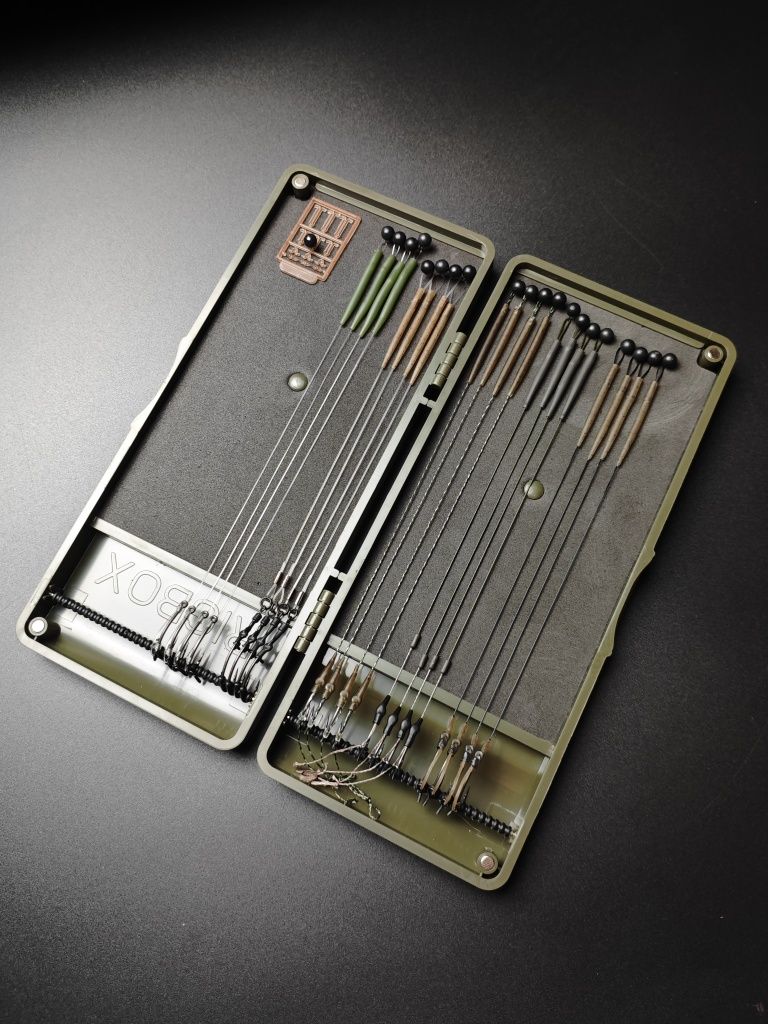 Piórnik pudełko Rigbox+ 20 sztuk przyponów karpiowych zestaw