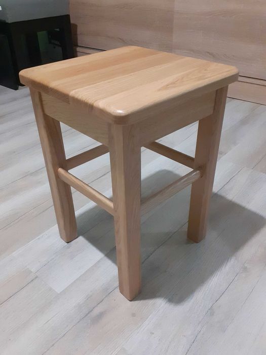 Taboret Dębowy Drewniany SOLIDNY (Ręcznie Robiony) (Lakierowany)